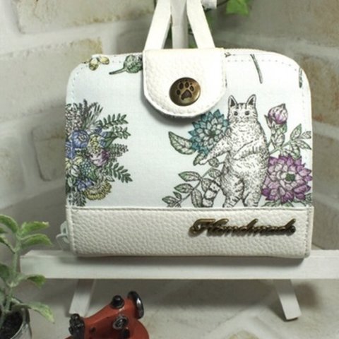 猫柄二つ折り財布